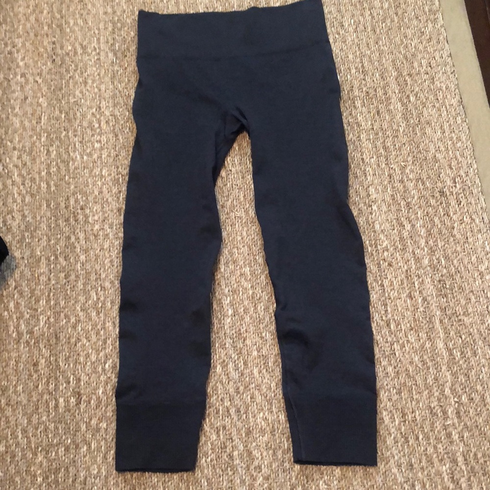 Lululemon Atletica Grey size 8 heavy weight legging/ tights